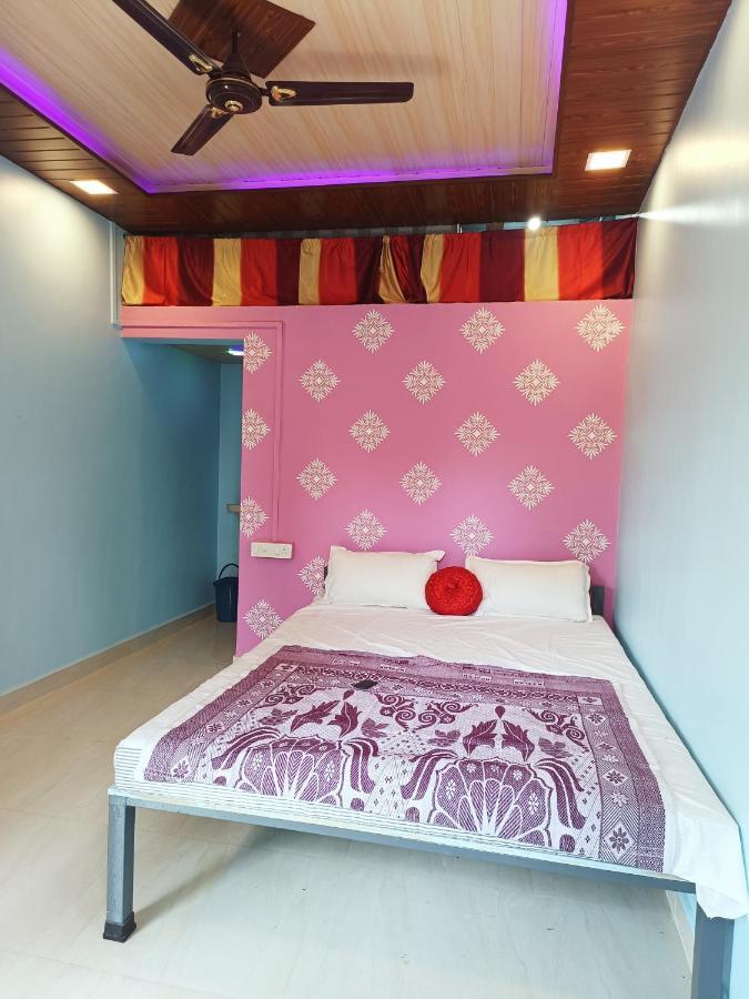 Shree Nivas Home Stay Shrivardhan Exterior photo